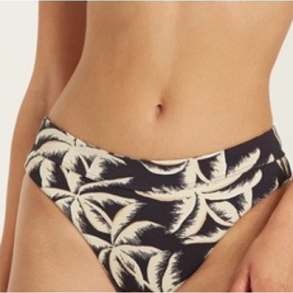 🐚🌴Billabong Palm Side Bikini Low-rider Bottom🌴🐚 - Picture 2 of 5